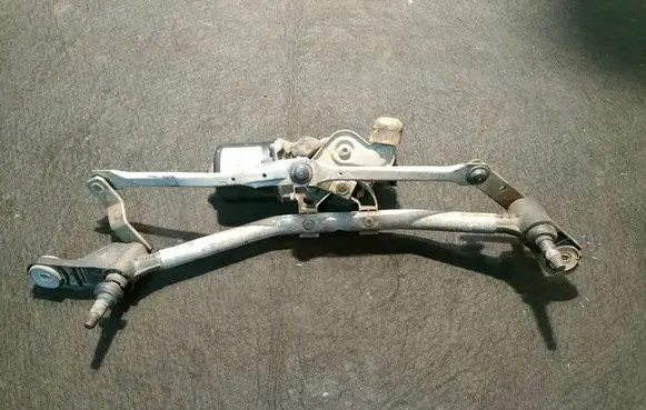 Renault Clio III Front wiper linkage and motor 54523611 500545236113 8200268931