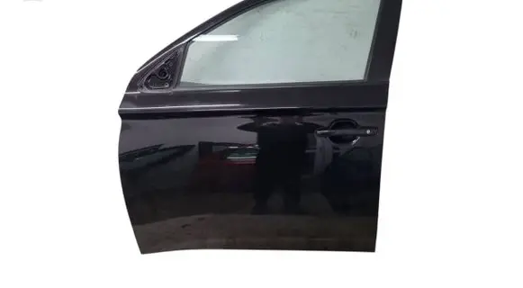 Mitsubishi Outlander Front door
