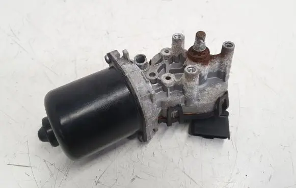 Nissan Qashqai+2 Wiper motor