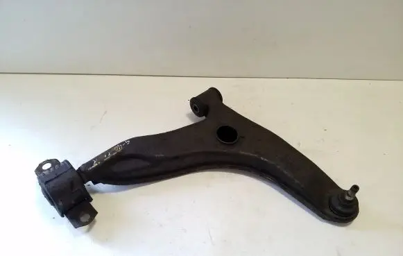 Volvo S40, V40 Front lower control arm/wishbone