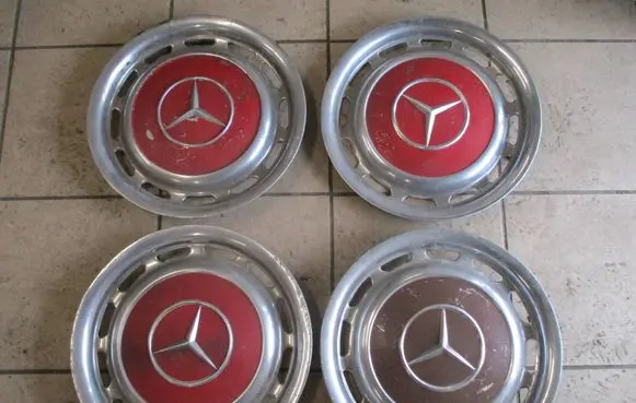 Mercedes-Benz W123 R14 wheel hub/cap/trim 