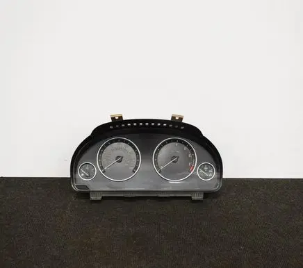BMW X5 F15 Speedometer (instrument cluster) 9348713