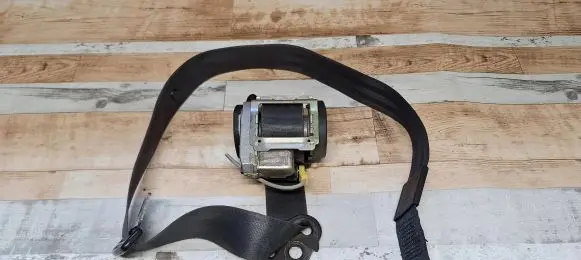 Audi A6 S6 C5 4B Front seatbelt 560585901 008R000 50721