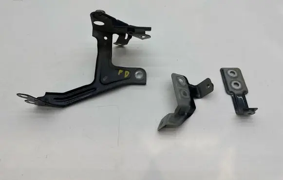 BMW 5 G30 G31 G38 Fender mounting bracket 7349618