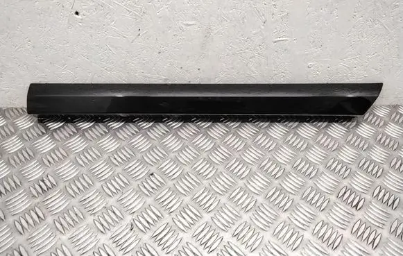 Volvo V70 Rear door trim (molding) 39884203