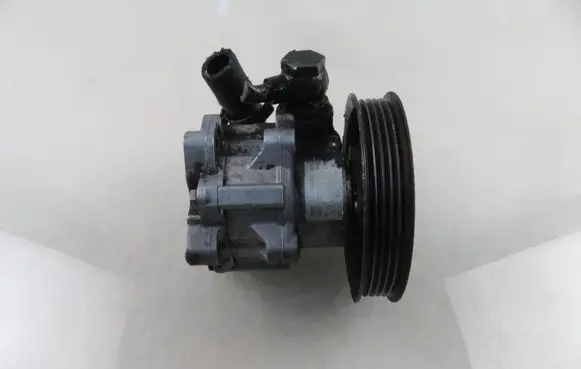 Volkswagen PASSAT B5 Power steering pump