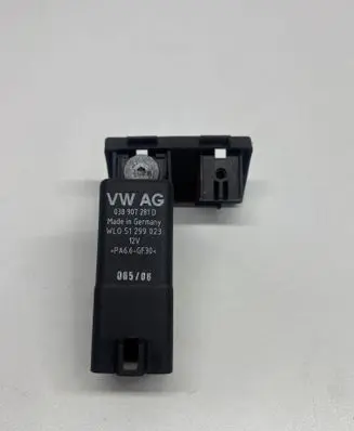 Skoda Superb B6 (3T) Glow plug pre-heat relay 038907281D L0512990