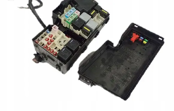Ford Focus C-MAX Fuse module 3M5T14A067BB