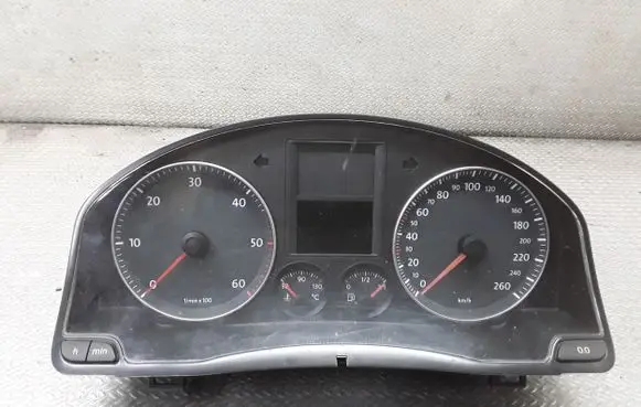 Volkswagen Golf V Speedometer (instrument cluster) 1K0920863B