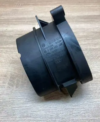 BMW 5 E39 Mass air flow meter 7787076 0928400468