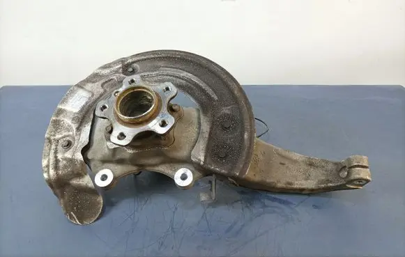 BMW 5 G30 G31 G38 Front wheel hub spindle knuckle 6861797