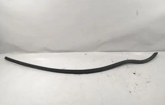 Skoda Octavia Mk2 (1Z) Engine compartment rubber 