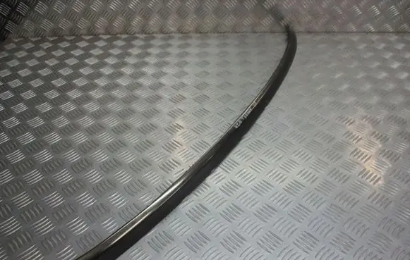Mercedes-Benz E W210 Rear side glass trim 