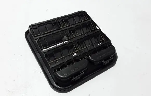 Volkswagen Touareg III Fender grill 4M0819181