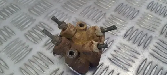 Mazda 626 Air suspension compressor 