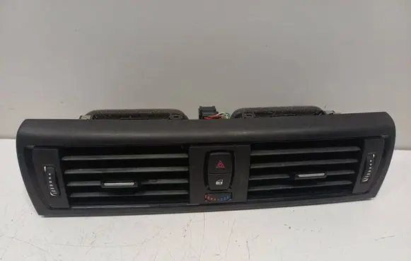BMW 1 F20 F21 Dash center air vent grill 9207116 041011 507892