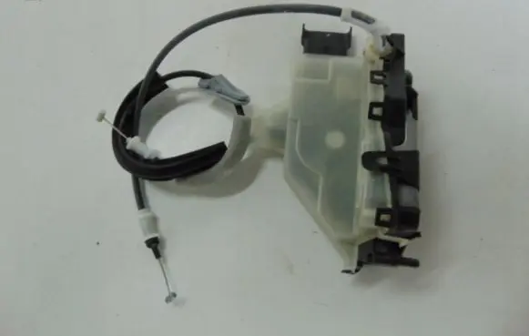 Citroen DS7 Crossback Front door lock