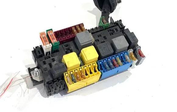 Mercedes-Benz B W246 W242 Fuse box set A2469060093