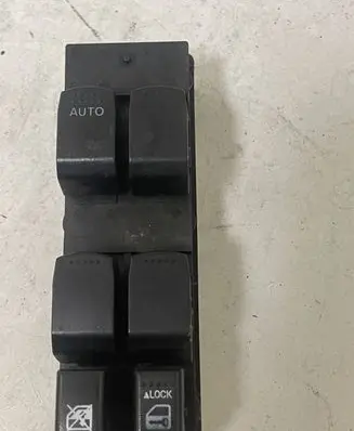 Suzuki SX4 Electric window control switch 64J20