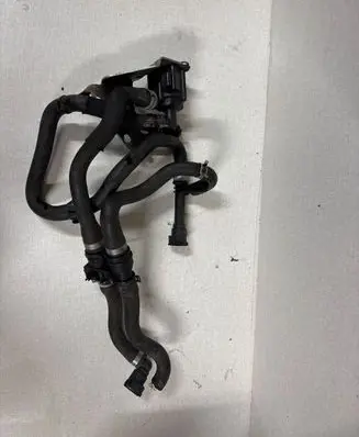 Volvo XC40 Electric auxiliary coolant/water pump 8888727153