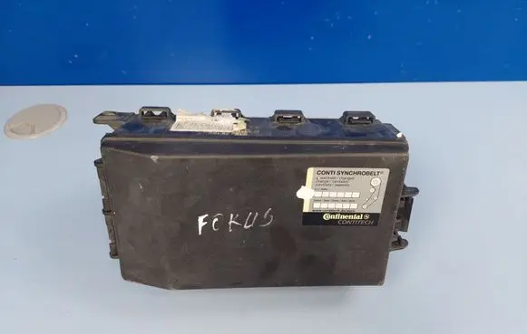 Ford Focus Fuse module 98AGI4AI42AD 2M5T14A067