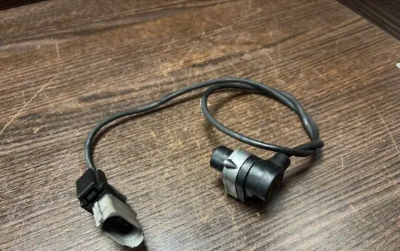 Audi A6 S6 C5 4B Crankshaft position sensor 078906433A