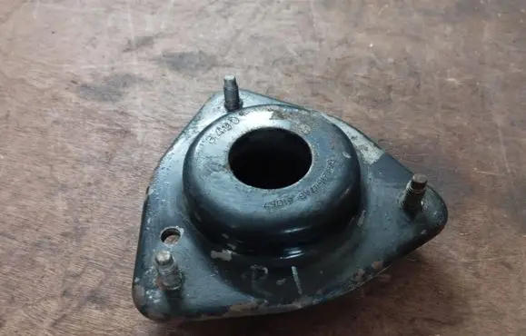 Chrysler Town u0026 Country V Coil spring mount 04721547AB