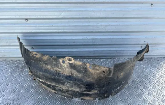 Front wheel arch liner splash guards
