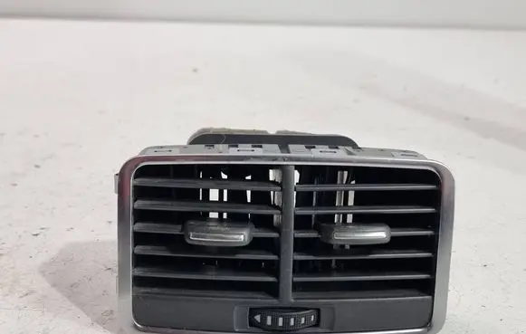 Audi A6 S6 C6 4F Rear air vent grill 4F0819203B
