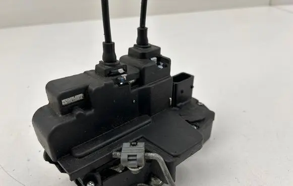 Chevrolet Captiva Front door lock