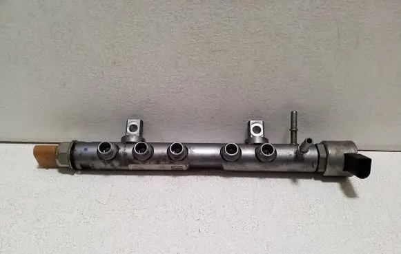 Land Rover Evoque II Fuel main line pipe M4D39D280AB M4D39F972AA