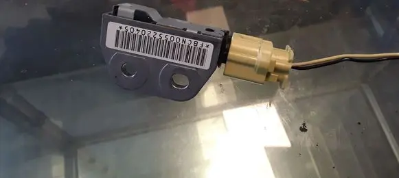 Nissan X-Trail T30 Airbag deployment crash/impact sensor