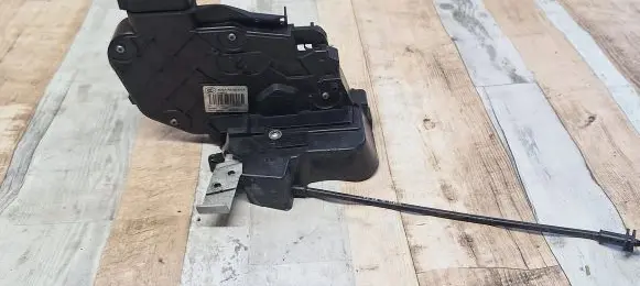 Ford C-MAX I Front door lock 8M2AR21813CA A048317