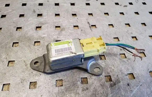 Subaru Forester SG Airbag deployment crash/impact sensor 98235SA040