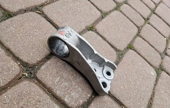 Toyota Aygo X Engine mount vacuum valve A9-