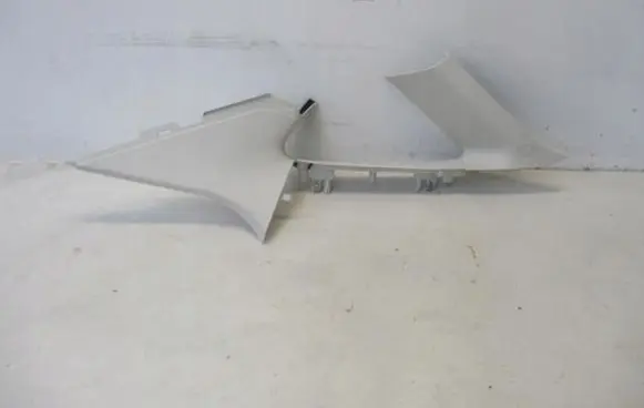 Ford Focus (C) pillar trim