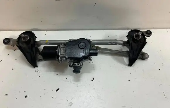 Mazda 2 Front wiper linkage and motor