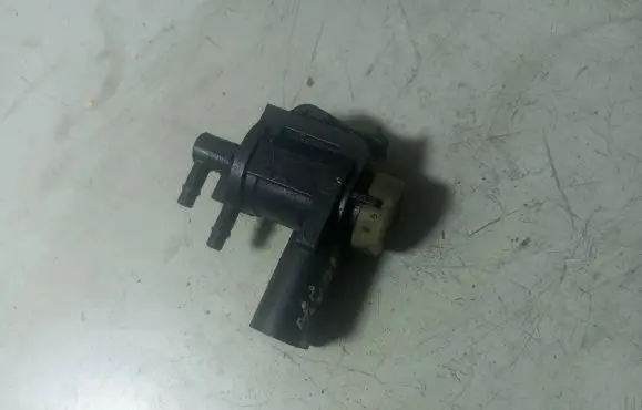 Volkswagen PASSAT B6 Turbo solenoid valve 1J0906283C