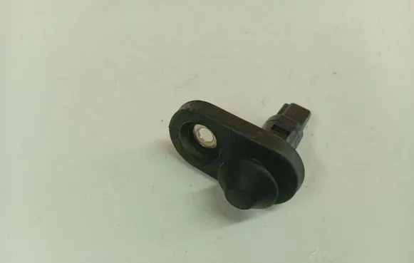 Toyota Avensis T250 Front door sensor