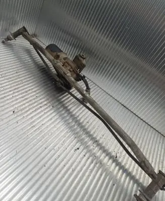 Front wiper linkage