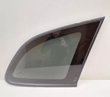Hyundai Santa Fe Rear side window 43R000399 878202B000