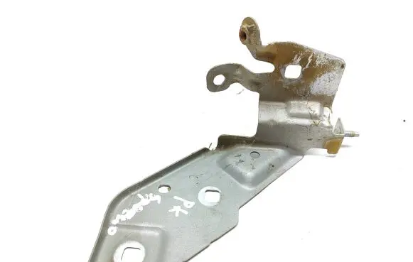 Renault Captur Fender mounting bracket 620434875A