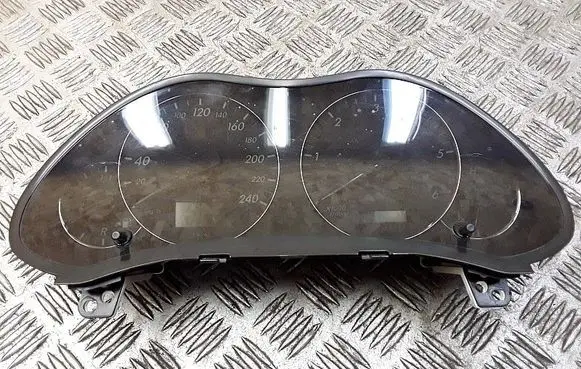 Toyota Avensis T220 Speedometer (instrument cluster) 8380005630h