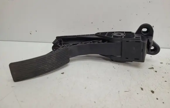 Mercedes-Benz R W251 Accelerator throttle pedal A1643000004 0283 240310