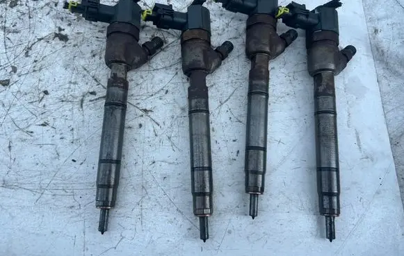 Hyundai i40 Fuel injectors set 0445110320
