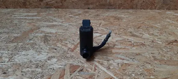 Volvo XC90 Windscreen/windshield washer pump 9169611