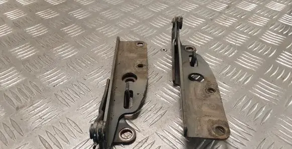 Nissan Terrano Engine bonnet/hood hinges