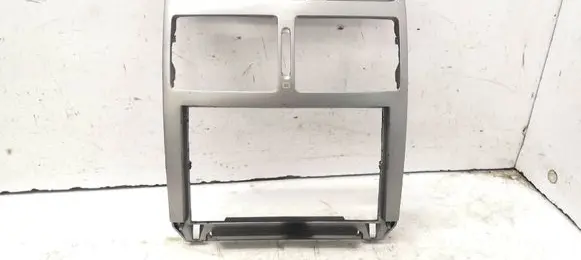 Radio/GPS head unit trim