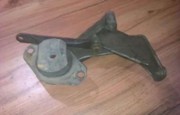 Alfa Romeo 156 Engine mount bracket 7652240