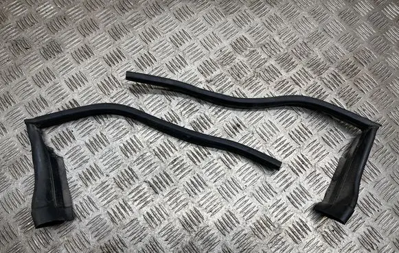 Mercedes-Benz CLS C218 X218 Engine compartment rubber A2186280098 A2186280198